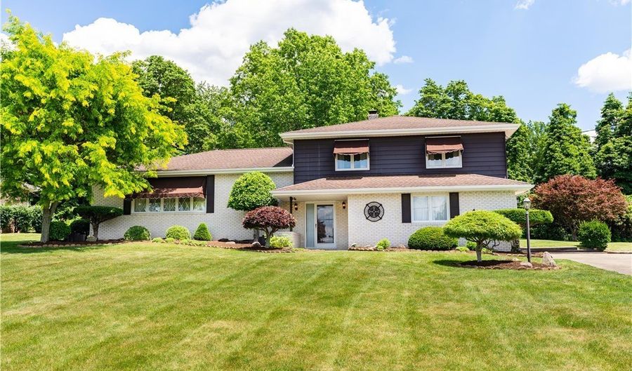 4741 Laburnum Dr, Akron, OH 44319 - 3 Beds, 3 Bath