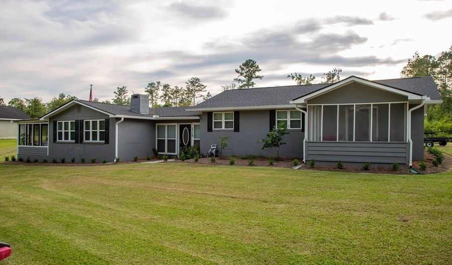 1758 Easons Bluff Rd, Baxley, GA 31513 - 3 Beds, 2 Bath