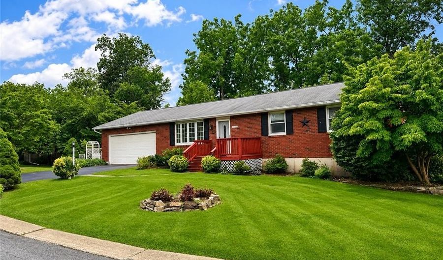 32 W Sylvan Dr, Allen, PA 18067 - 2 Beds, 2 Bath