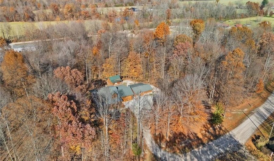 1671 Burns Ct, Austin, IN 47102 - 4 Beds, 3 Bath