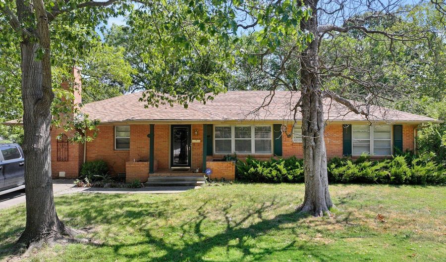 1740 Tiverton, Ardmore, OK 73401 - 3 Beds, 2 Bath