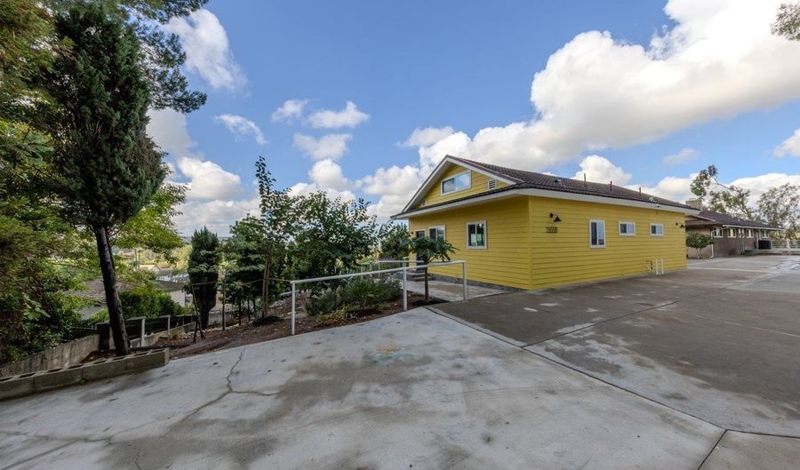 7655 E Silver Dollar Ln, Anaheim, CA 92808 - 1 Beds, 1 Bath