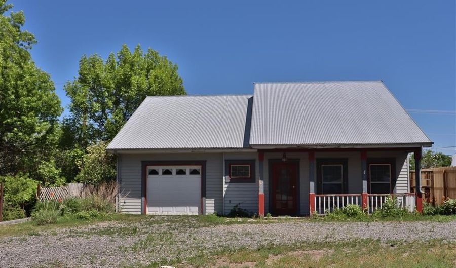 1313 Wyoming Ave, Cody, WY 82414 - 4 Beds, 2 Bath