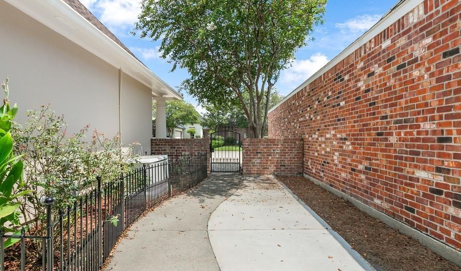 5326 Trents Pl, Baton Rouge, LA 70817 - 3 Beds, 2 Bath