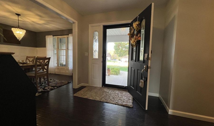 2499 Crestwood Dr, Adrian, MI 49221 - 3 Beds, 2 Bath