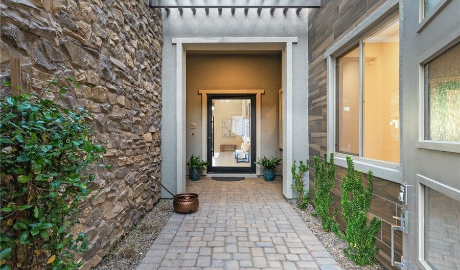 6184 Petroglyph Ave, Las Vegas, NV 89135 - 3 Beds, 4 Bath