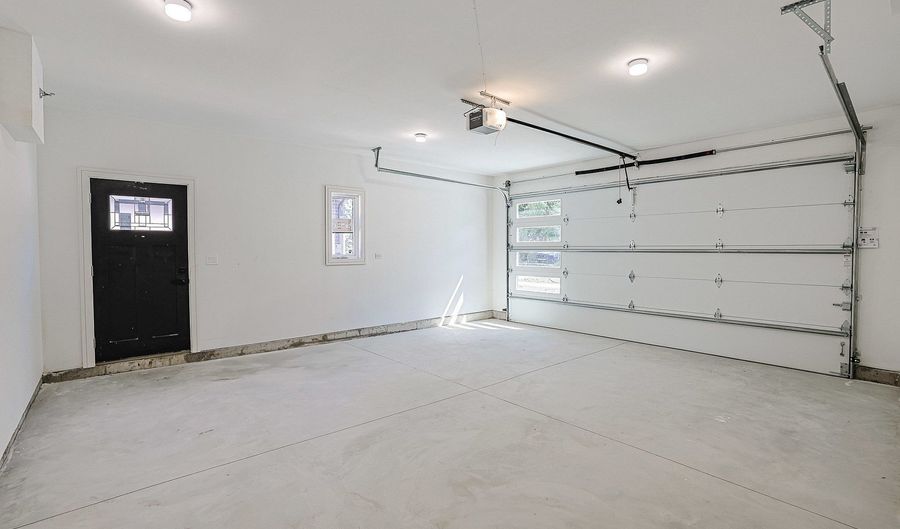 11156 S Lawler Ave, Alsip, IL 60803 - 5 Beds, 3 Bath