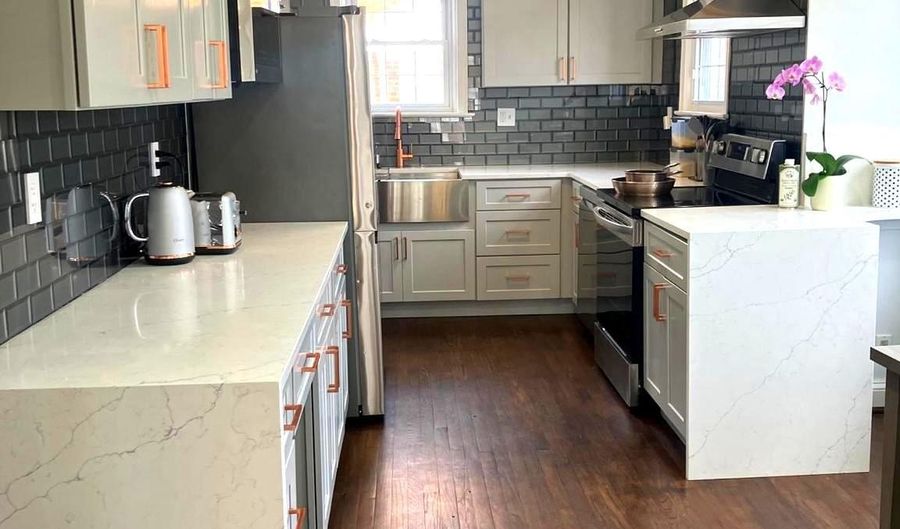 626 S IRVING St, Arlington, VA 22204 - 4 Beds, 2 Bath