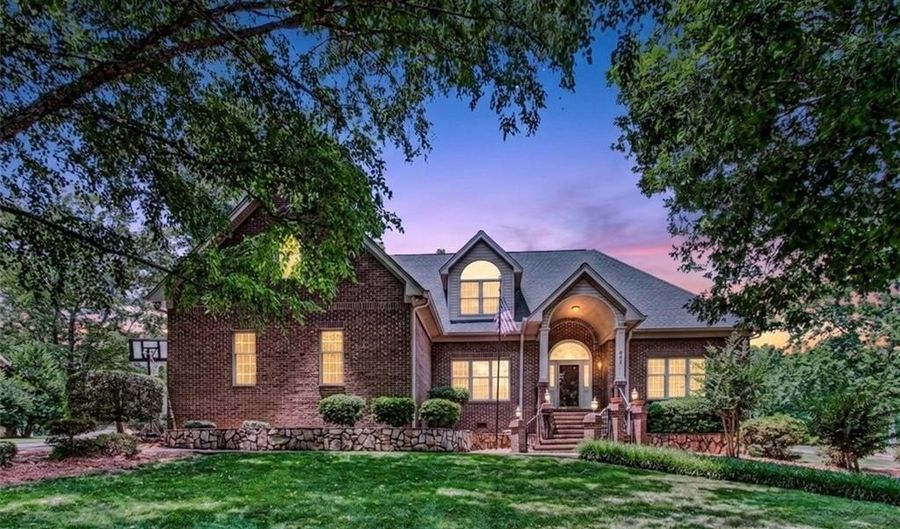 661 Nassau Trl, Asheboro, NC 27205 - 3 Beds, 3 Bath