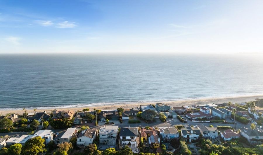 641 Bayview Dr, Aptos, CA 95003 - 3 Beds, 3 Bath