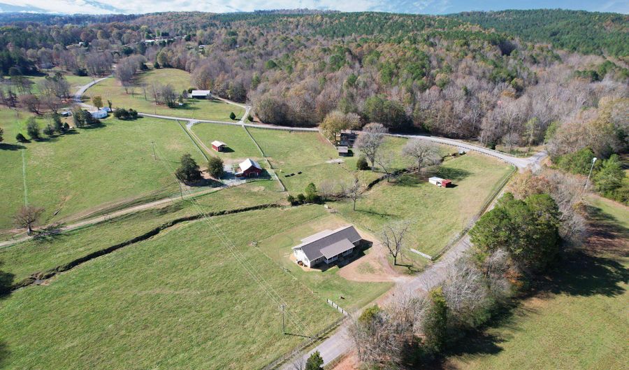 947 County Road 82, Athens, TN 37303 - 4 Beds, 4 Bath