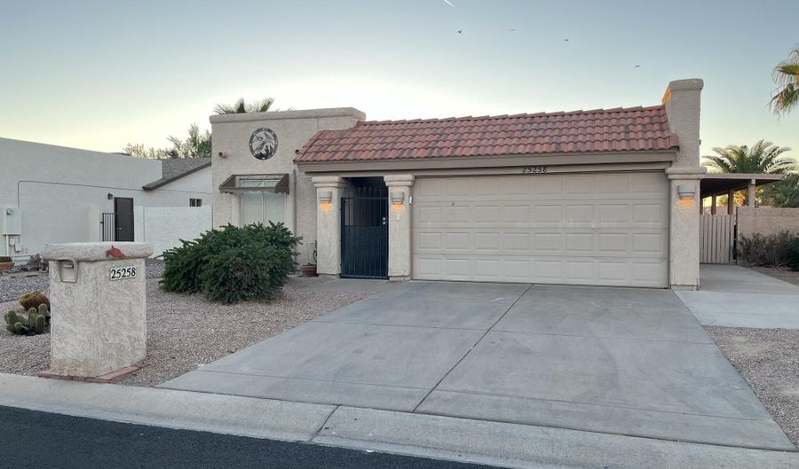 25258 S PINEWOOD Dr, Sun Lakes, AZ 85248 - 2 Beds, 2 Bath