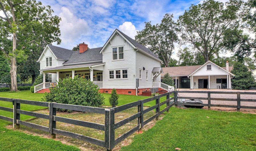 248 Marion St SE, Aiken, SC 29801 - 5 Beds, 4 Bath