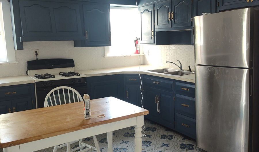 30 Hawkins St, Derby, CT 06418 - 4 Beds, 2 Bath