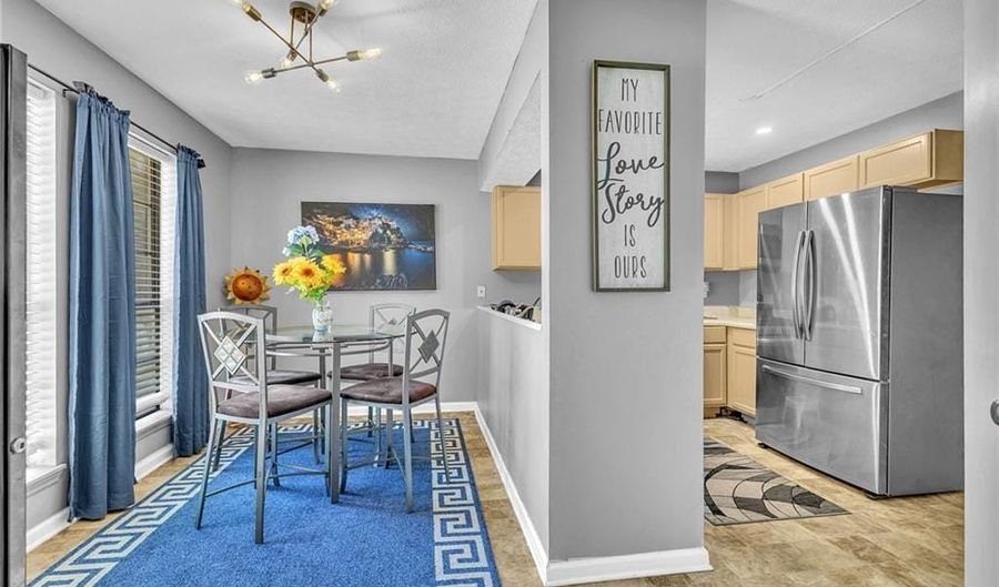 824 Brandy Oaks Ln, Stone Mountain, GA 30088 - 3 Beds, 3 Bath