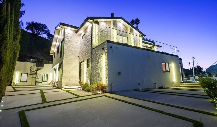4551 Alonzo Ave, Encino, CA 91316 - 5 Beds, 5 Bath
