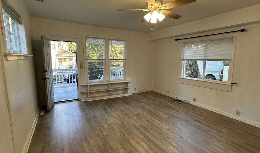 11 Walker St, Athens, OH 45701 - 3 Beds, 1 Bath