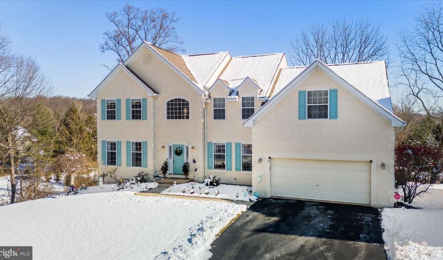 7 PIERSONS Rdg, Hockessin, DE 19707 - 4 Beds, 3 Bath