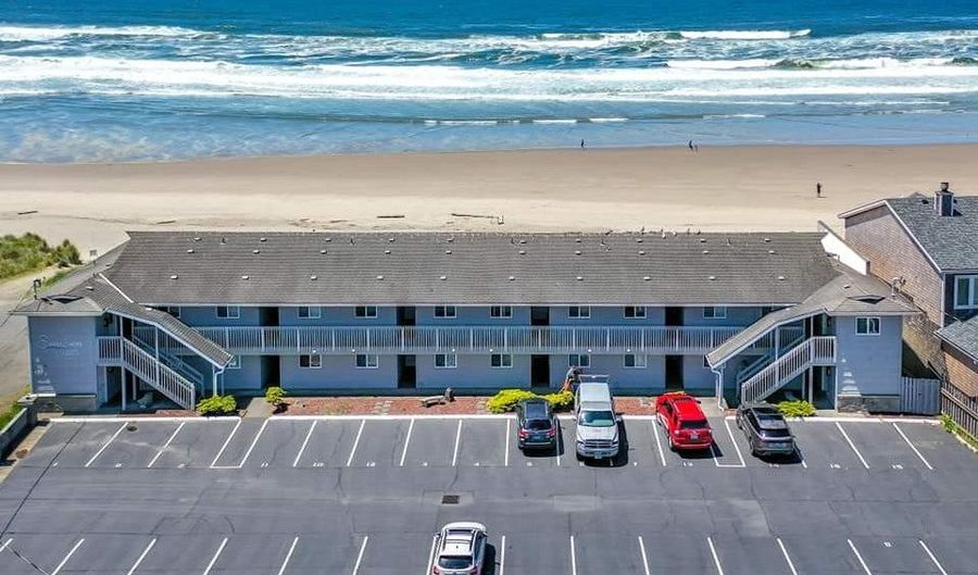 137 S PACIFIC St 13, Rockaway Beach, OR 97136 - 2 Beds, 2 Bath