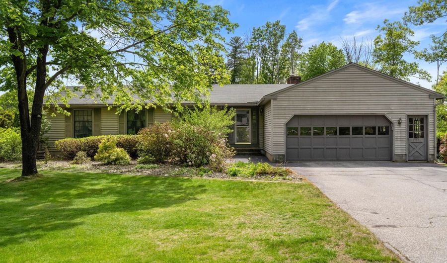 757 Hooksett Rd, Auburn, NH 03032 - 4 Beds, 2 Bath