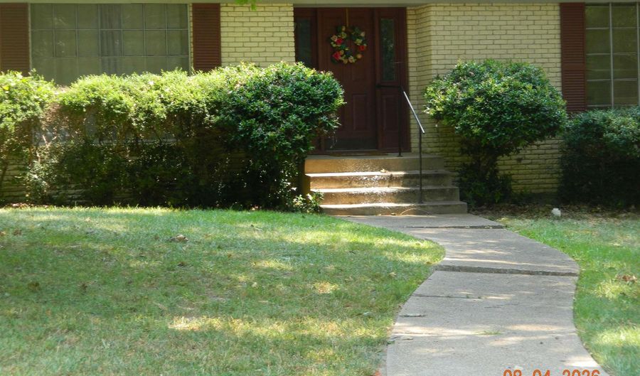 121 Leewood Dr, Arkadelphia, AR 71923 - 3 Beds, 2 Bath