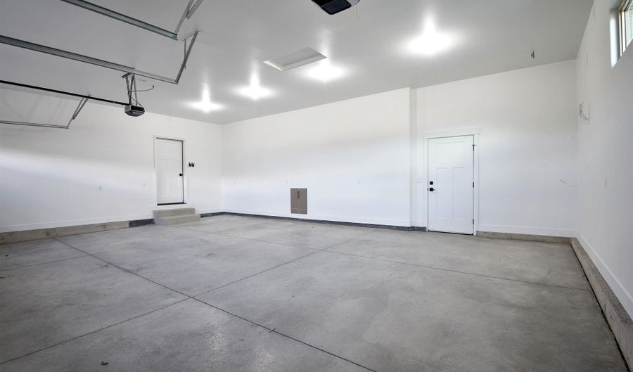 5702 MICA Blf, Cheyenne, WY 82009 - 3 Beds, 2 Bath