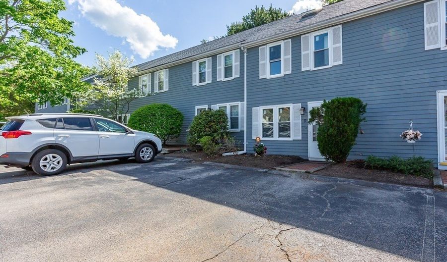 22 Frenier Ave 9, Attleboro, MA 02703 - 2 Beds, 2 Bath