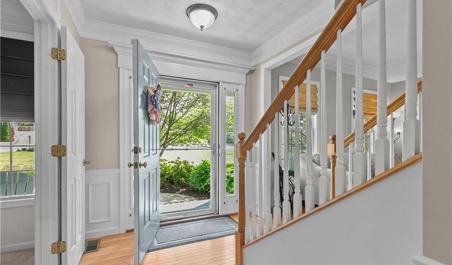 123 CASTLE ROCKS Rd, Warwick, RI 02886 - 4 Beds, 3 Bath