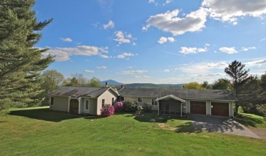 58 Mount Hunger Rd, Hartland, VT 05048 - 3 Beds, 2 Bath