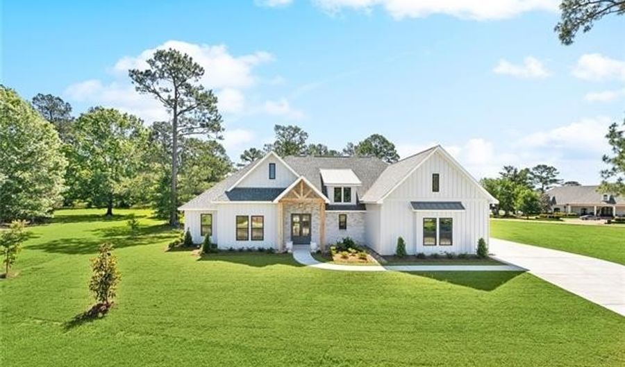 605 NORTHWOODS Dr, Abita Springs, LA 70420 - 5 Beds, 4 Bath