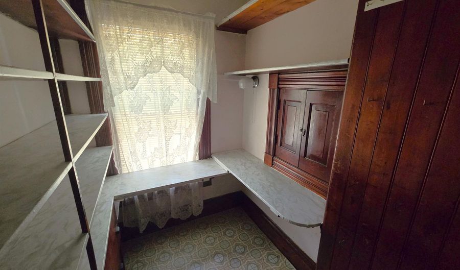 110 Washington St, Brattleboro, VT 05301 - 5 Beds, 3 Bath