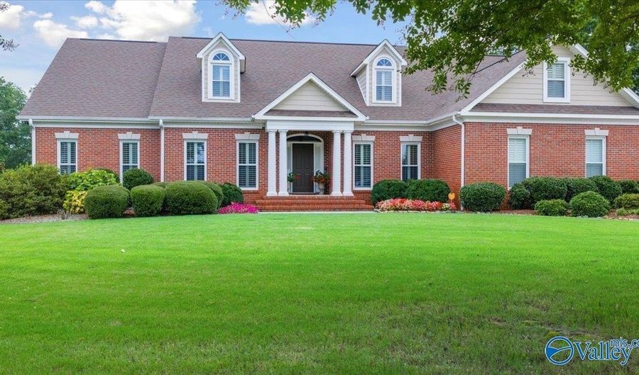 313 Four Winds Cir, Athens, AL 35613 - 4 Beds, 5 Bath