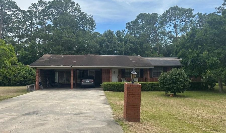905 5th St, Adel, GA 31620 - 4 Beds, 3 Bath