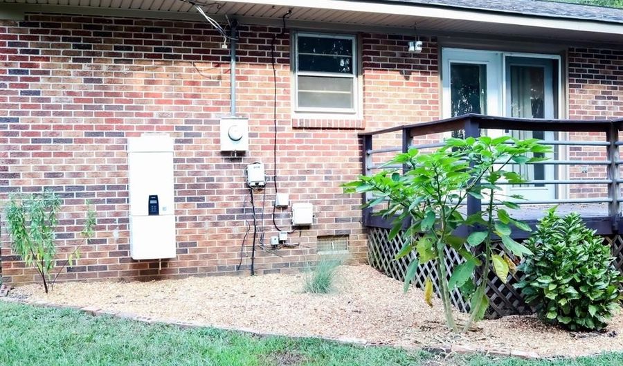 202 Prince St, Abbeville, SC 29620 - 4 Beds, 3 Bath