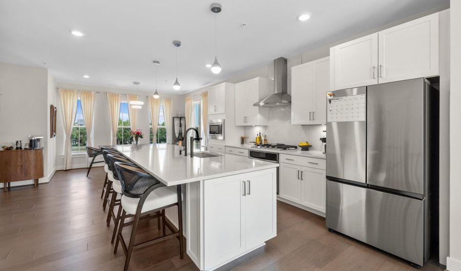 23158 HORSESHOE TRAIL Sq, Brambleton, VA 20148 - 5 Beds, 5 Bath
