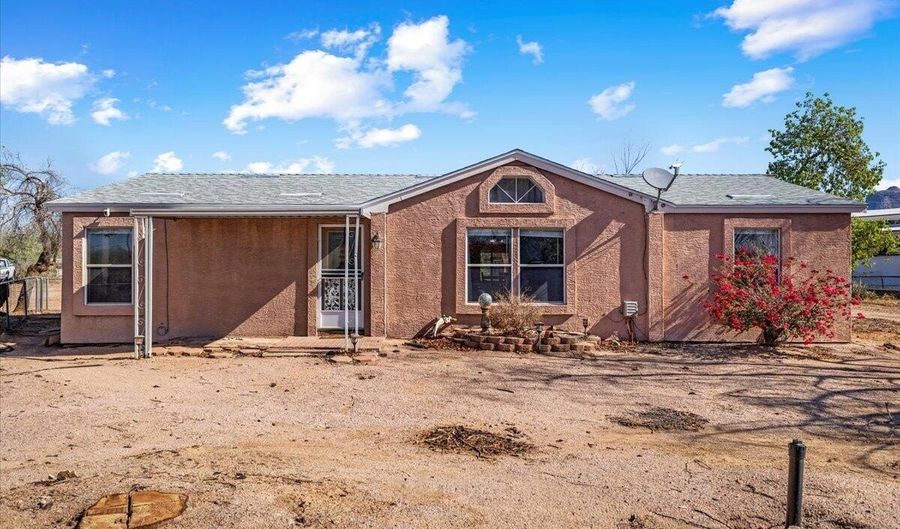 1926 E JUNCTION St, Apache Junction, AZ 85119 - 3 Beds, 2 Bath