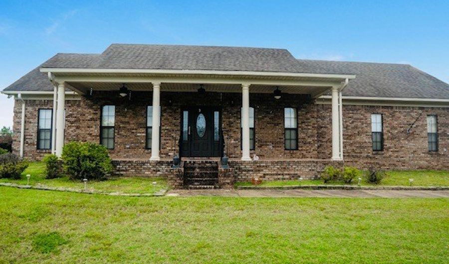 110 Old Lake Cv, Batesville, MS 38606 - 4 Beds, 2 Bath