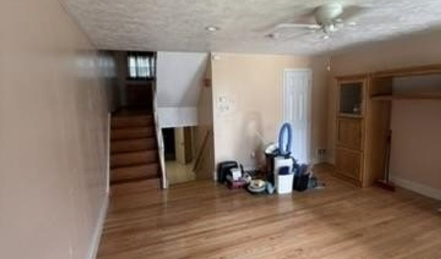706 Mohawk St, Allentown, PA 18103 - 3 Beds, 2 Bath