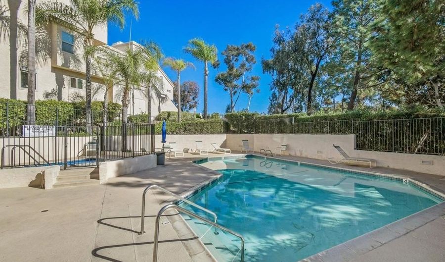 6151 Calle Mariselda 302, San Diego, CA 92124 - 2 Beds, 3 Bath