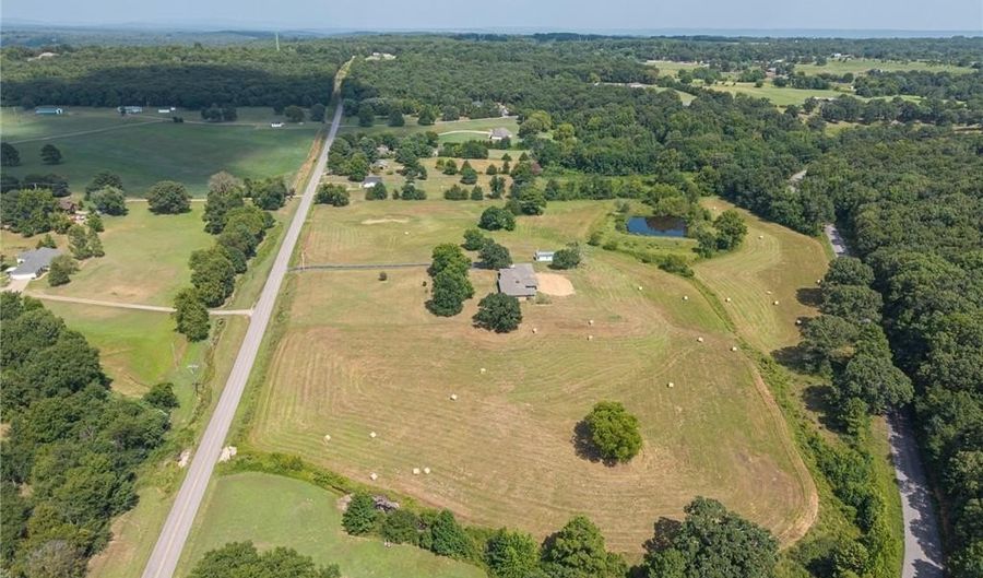 2315 Dean Springs Rd, Alma, AR 72921 - 4 Beds, 4 Bath