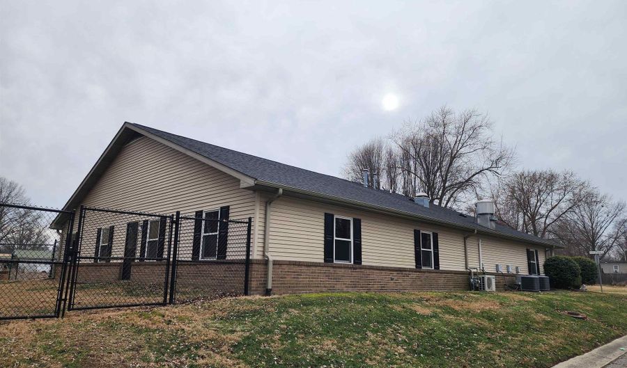 607 Pennsylvania St, Bicknell, IN 47512 - 0 Beds, 0 Bath