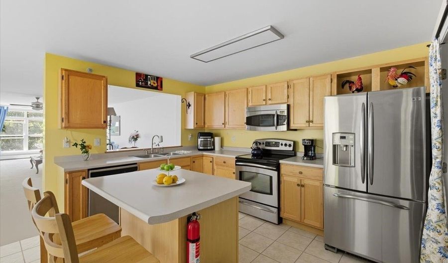 45 Claire Pointe Rd, Burlington, VT 05408 - 2 Beds, 2 Bath