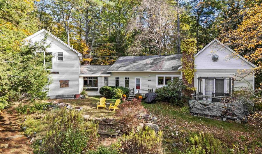 47 Dock Rd, Belmont, NH 03220 - 2 Beds, 1 Bath