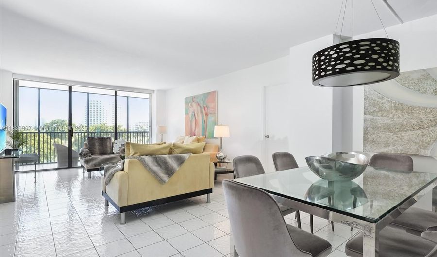 20379 W Country Club Dr 536, Aventura, FL 33180 - 2 Beds, 2 Bath
