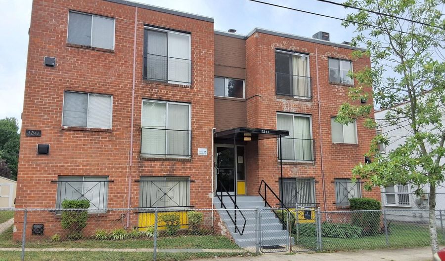 3241 ELY Pl SE 303, Washington, DC 20019 - 1 Beds, 1 Bath