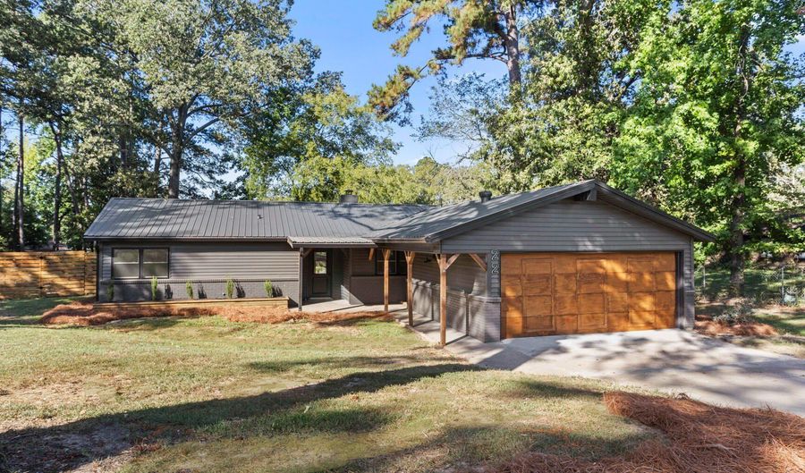 22 Fox Glen Cv, Brandon, MS 39042 - 3 Beds, 2 Bath