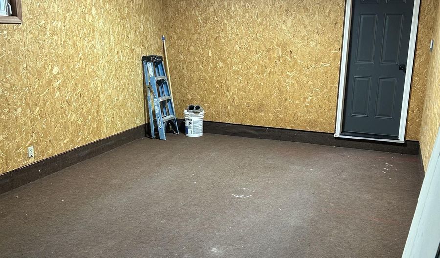 455 W Main St, Bloomfield, IN 47424 - 2 Beds, 2 Bath