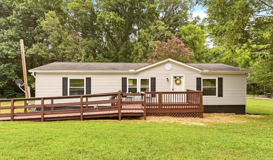 922 Poplar St, Alcoa, TN 37701 - 3 Beds, 2 Bath
