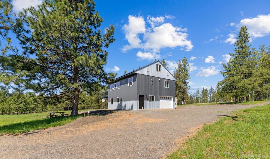 507 Bearlea Rd, Anatone, WA 99402 - 2 Beds, 2 Bath