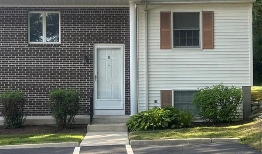 8 Scenery Ln 8, Johnston, RI 02919 - 2 Beds, 1 Bath